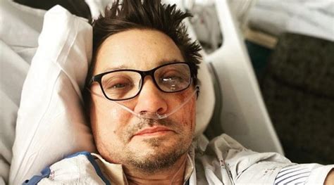 jeremy renner amputation|Jeremy Renner Broke 30 Bones in Snowplow Accident, Posts。